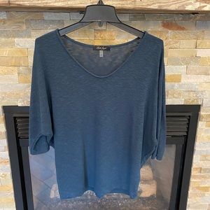 Laila Jayde Bowie Solid Dolman Sleeve Petite Top